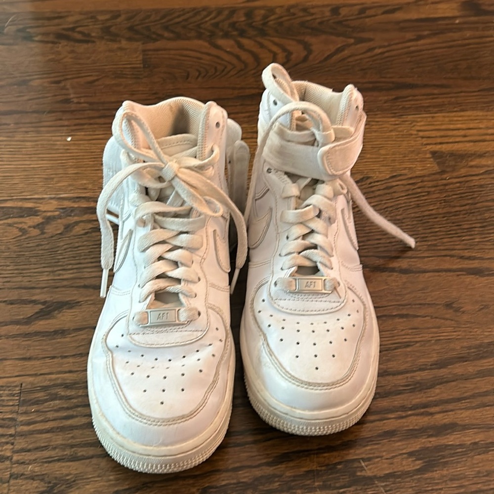 Nike Airforce High-tops.